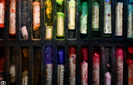 油画棒画画（Painting with oil pastels)